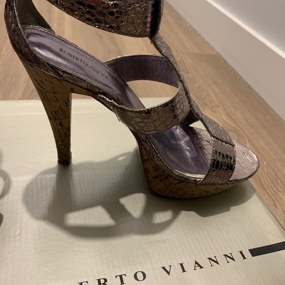 Pewter Roberto Vianni heels - Picture 4 of 9